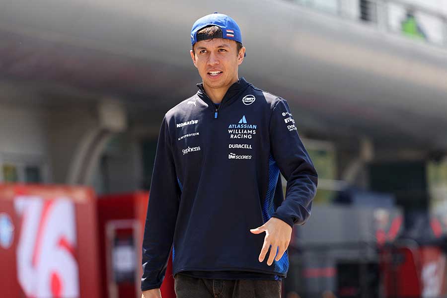 アレックス・アルボン【写真：ロイター/アフロ】