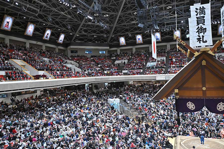 大相撲初場所、中日に広がった光景が話題【写真：スポーツ報知/アフロ】