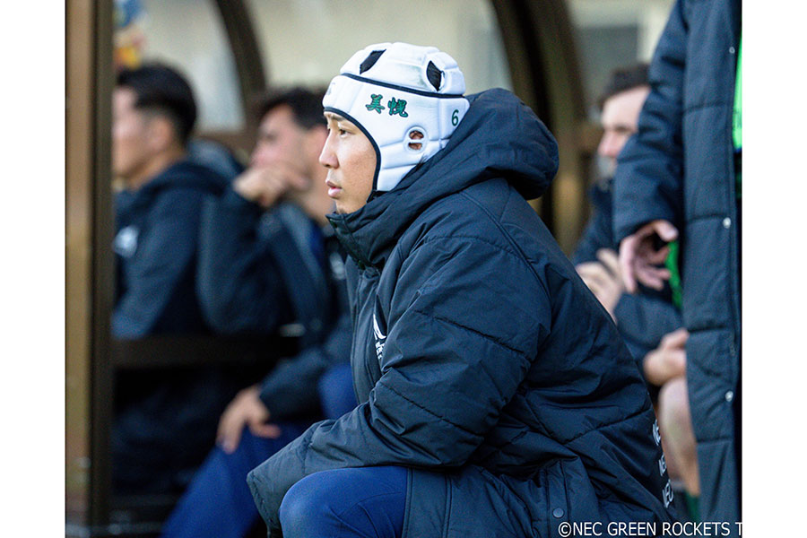 トレードマークのヘッドキャップには「美幌」の文字が刺繍されている【写真：NECグリーンロケッツ提供】