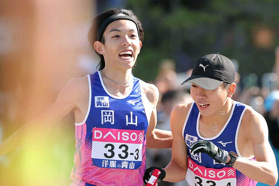 全国都道府県対抗男子駅伝に出場した黒田朝日（左）【写真：スポーツ報知/アフロ】