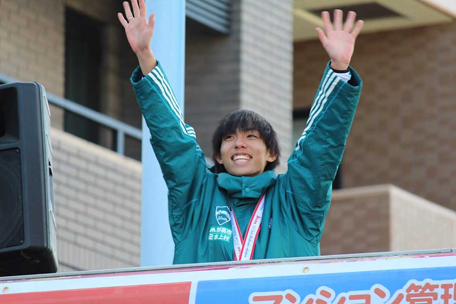 パレードに参加した青学大・黒田朝日【写真：宮内宏哉】