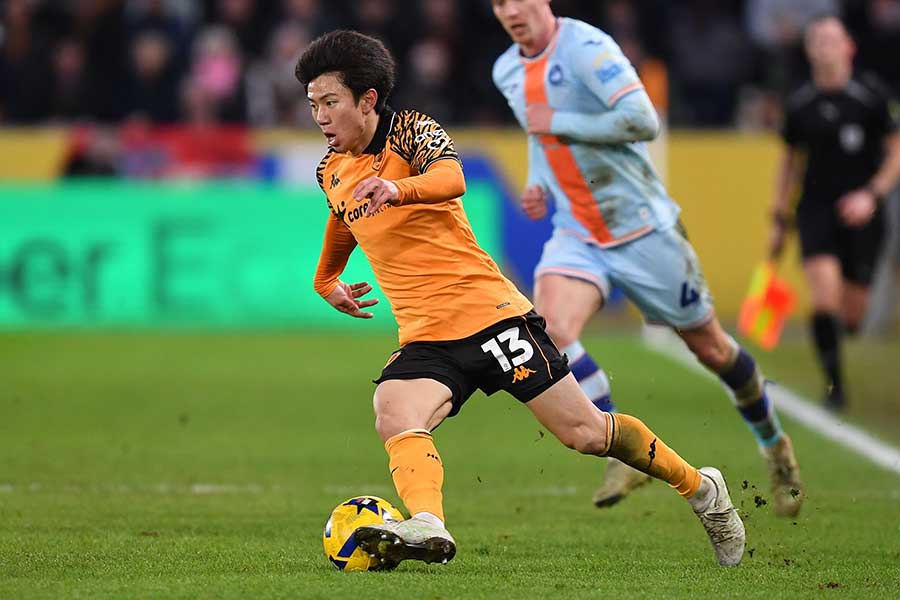 スウォンジー・シティ戦に出場した平河悠【写真：REX/アフロ】