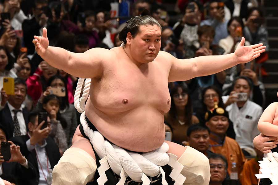 伊勢ヶ濱襲名披露大相撲に臨んだ元横綱・照ノ富士【写真：産経新聞社】