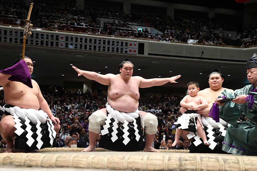 伊勢ヶ濱襲名披露大相撲に臨んだ元横綱・照ノ富士【写真：スポーツ報知/アフロ】