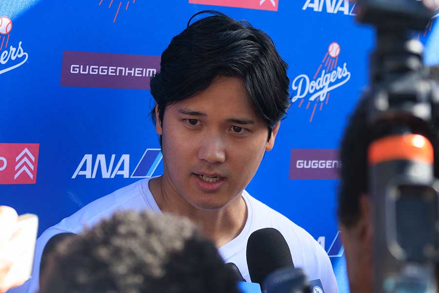 ドジャーフェストで取材に応じたドジャースの大谷翔平【写真:ZUMA Press/アフロ】