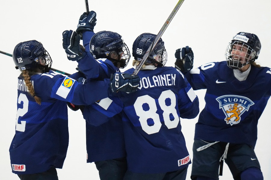フィンランドのアイスホッケー女子代表【写真：AP/アフロ】