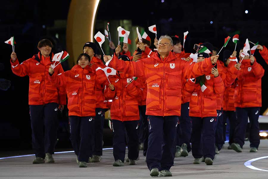 ミラノ・コルティナ五輪の開会式に登場した日本選手団【写真：ロイター】