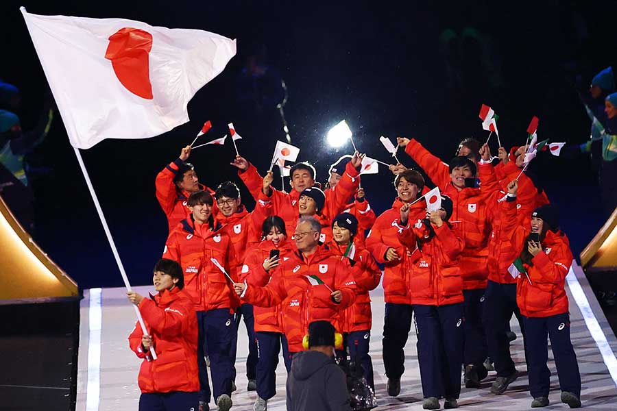 ミラノ・コルティナ五輪の開会式に登場した日本選手団【写真：ロイター】
