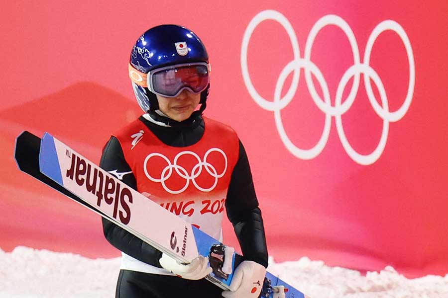 2022年北京大会、ジャンプ混合団体に出場した高梨沙羅【写真：ロイター/アフロ】