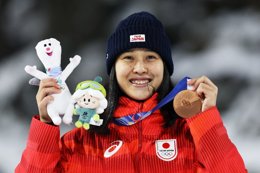 銅メダルを獲得した丸山希【写真：ロイター】