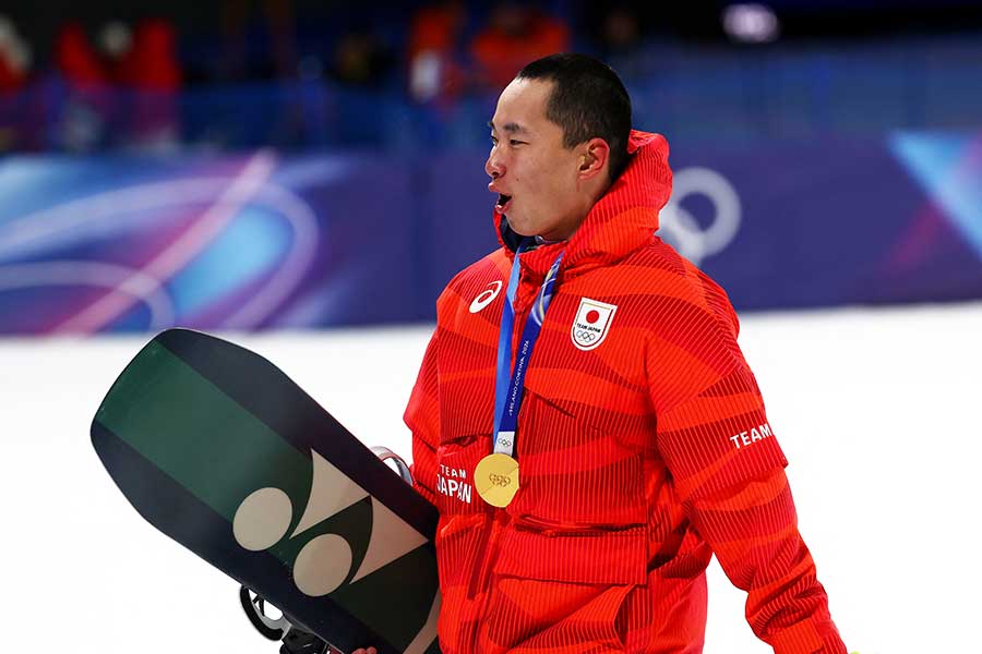 スノーボード男子ビッグエアで金メダルを獲得した木村葵来【写真：ロイター】