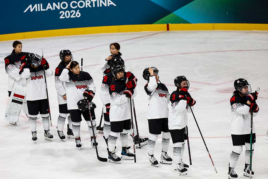 アイスホッケー女子1次リーグでドイツ代表と対戦したスマイルジャパン【写真：ロイター】