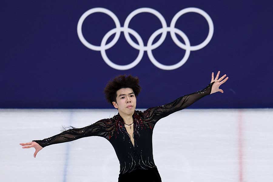 フィギュアスケート団体の男子フリーで好演した佐藤駿【写真：ロイター】