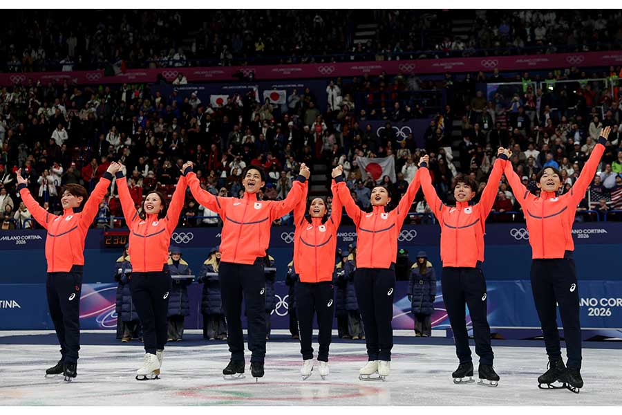 2大会連続で銀メダルを獲得した日本代表【写真：ロイター】