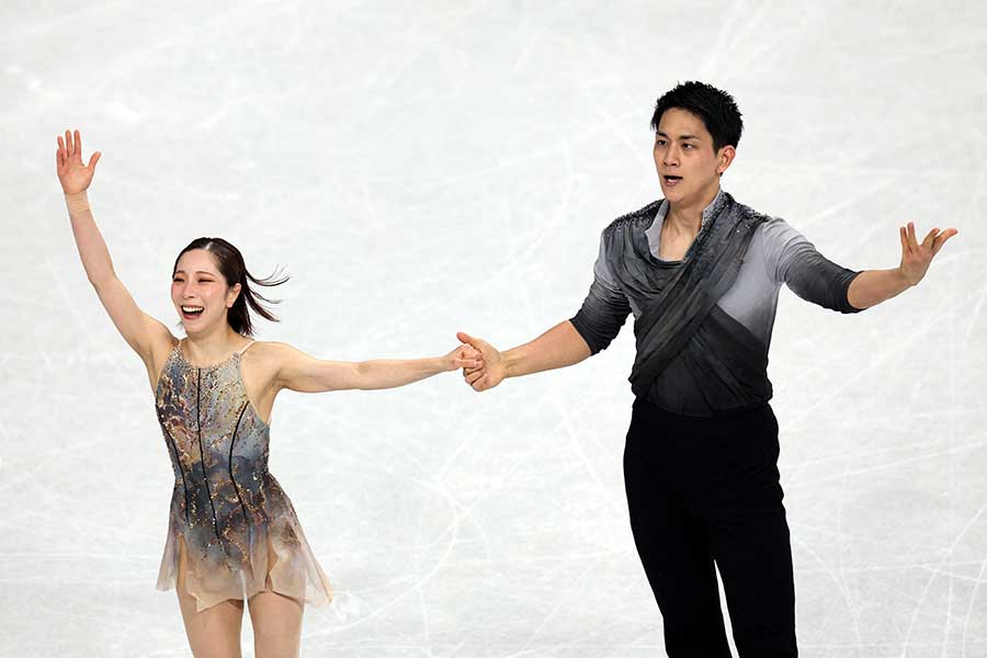 フィギュアスケート団体戦、ペアのフリーで自己ベストを更新した三浦璃来・木原龍一組【写真：ロイター】