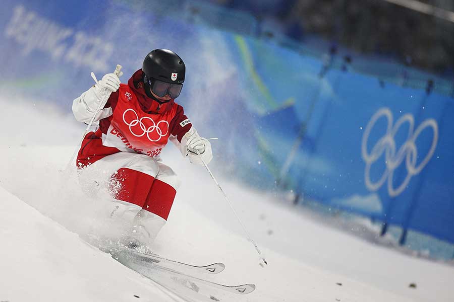 星野さんは大怪我を乗り越え、32歳で北京五輪に出場した【写真：ロイター/アフロ】