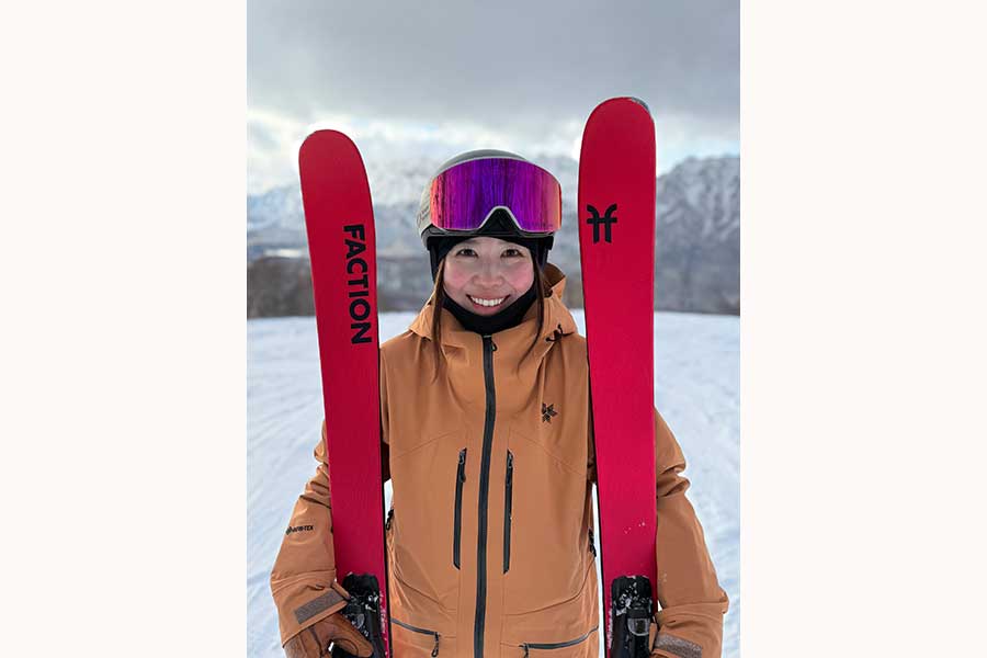 現在は銀行員として勤務する星野さん。スポーツと働くことの共通点を感じている【写真：本人提供】