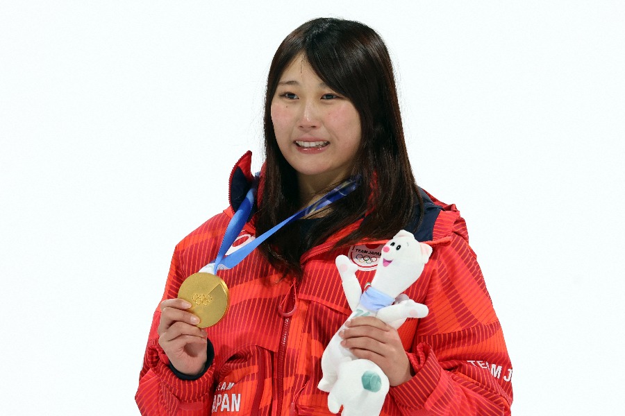 スノーボード女子ビッグエアで金メダルを獲得した村瀬心椛【写真：ロイター】