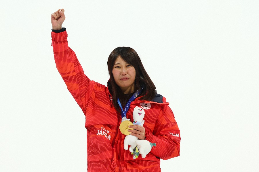 スノーボード女子ビッグエアで金メダルを獲得した村瀬心椛【写真：ロイター】