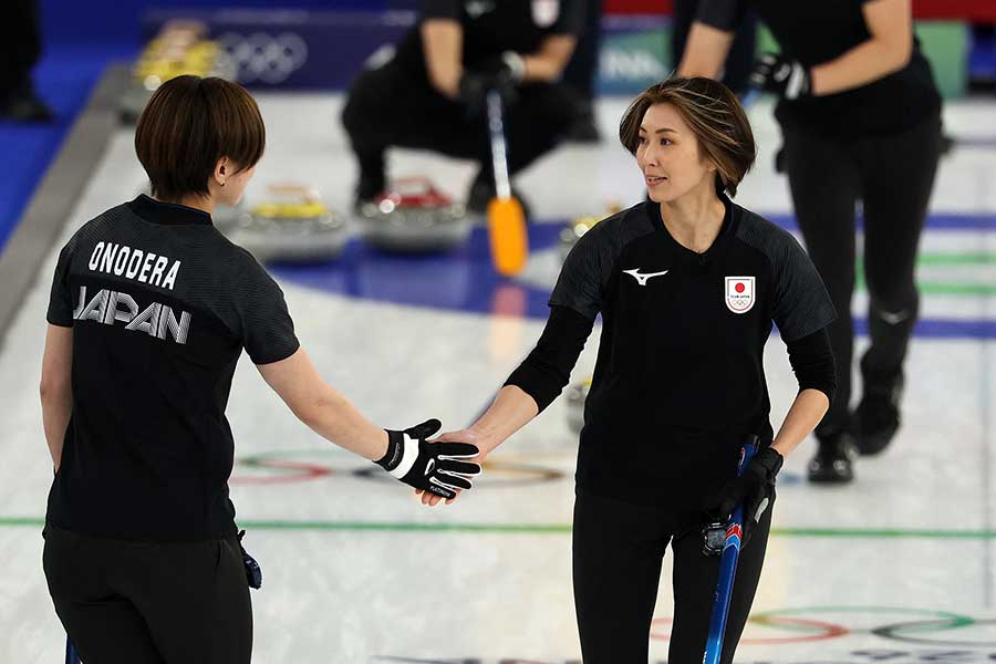 カーリング女子1次リーグでスウェーデンと戦う日本のフォルティウス【写真：ロイター】