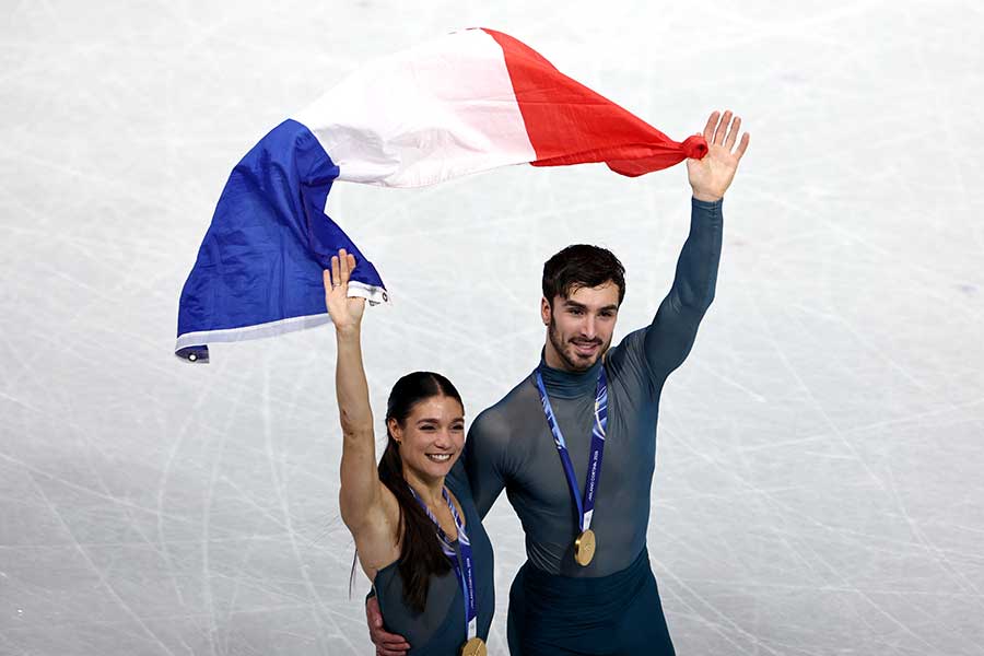 フィギュアスケートのアイスダンス、金メダルに輝いたロランス・フルニエボードリ、ギヨーム・シゼロン組【写真：ロイター】