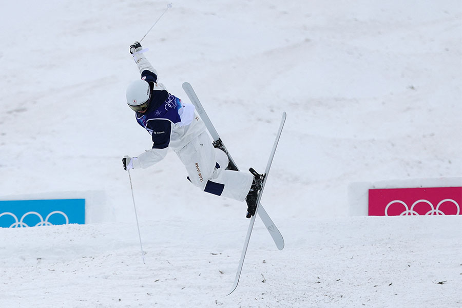 フリースタイルスキー男子モーグルで銅メダルを獲得した堀島行真【写真：ロイター】