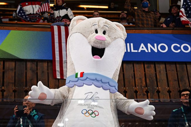 五輪メダルと一緒にもらえるぬいぐるみは何？ イタリアで入手困難の超