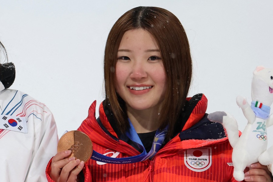 スノーボード女子ハーフパイプで銅メダルを獲得した小野光希【写真：ロイター】