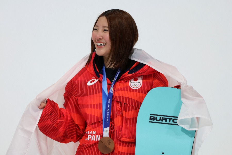 スノーボード女子ハーフパイプで銅メダルを獲得した小野光希【写真：ロイター】
