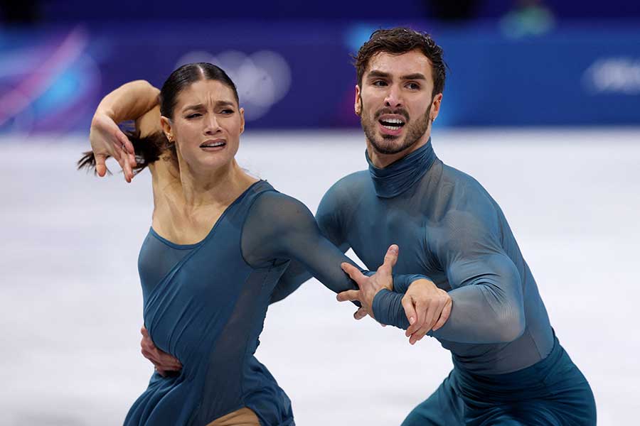 アイスダンスで金メダルを獲得したフランスのロランス・フルニエボードリ、ギヨーム・シゼロン組【写真：ロイター】