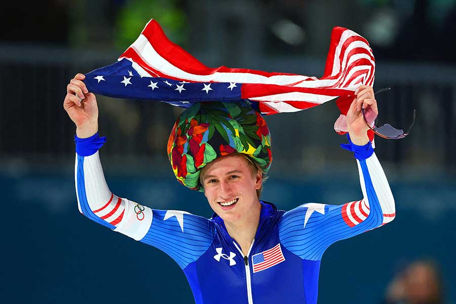 笑顔で優勝を喜ぶジョーダン・ストルツ【写真：ロイター】