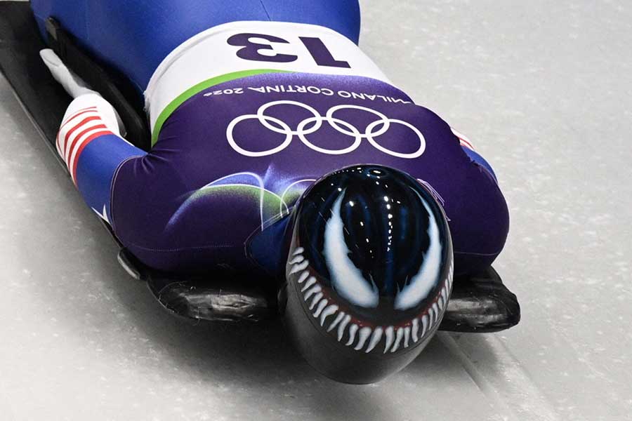 「ヴェノム」のヘルメットを着用するオースティン・フロリアン【写真：ロイター】