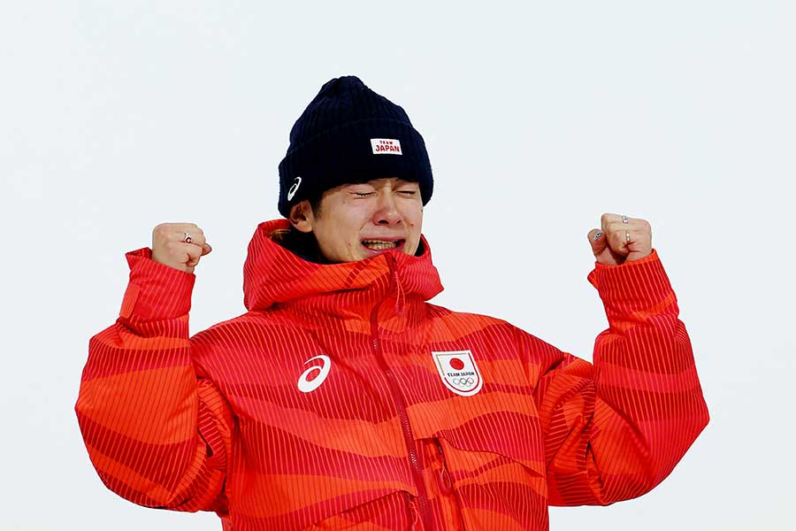 優勝し涙する戸塚優斗【写真：ロイター】