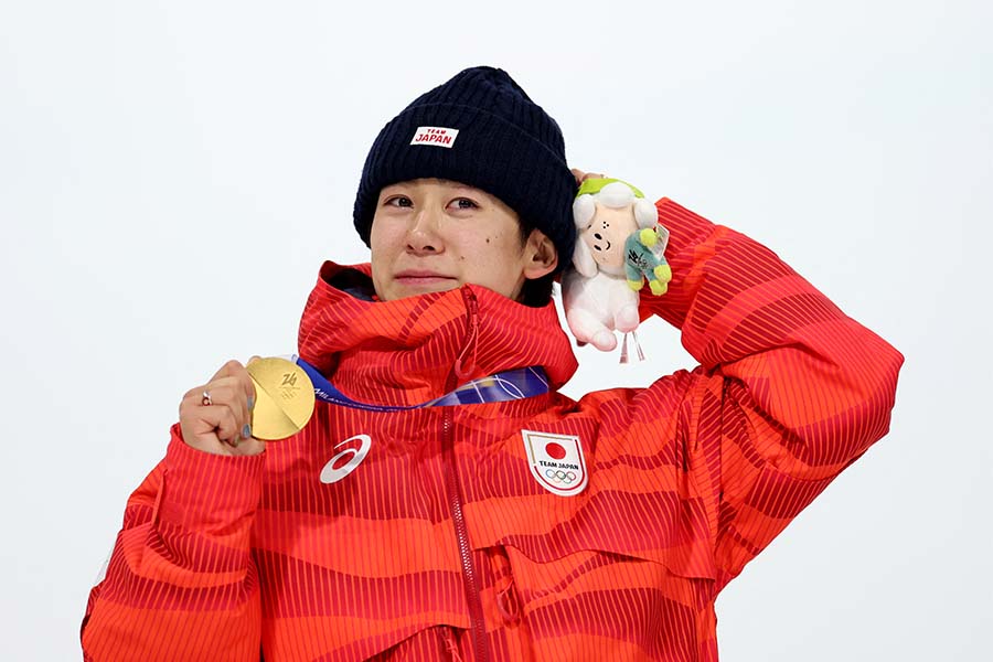 スノーボード男子ハープパイプ金メダルの戸塚優斗【写真:ロイター】