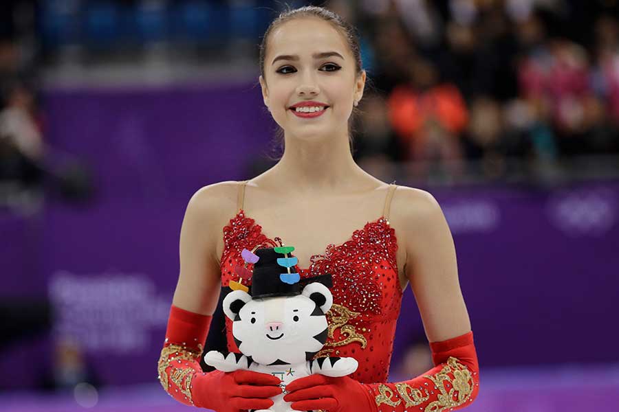 2018年平昌五輪を制したアリーナ・ザギトワ(写真は2018年撮影)【写真:AP/アフロ】