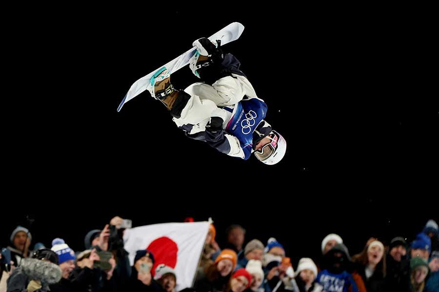 男子ハーフパイプで金メダルを獲得した戸塚優斗【写真：ロイター】