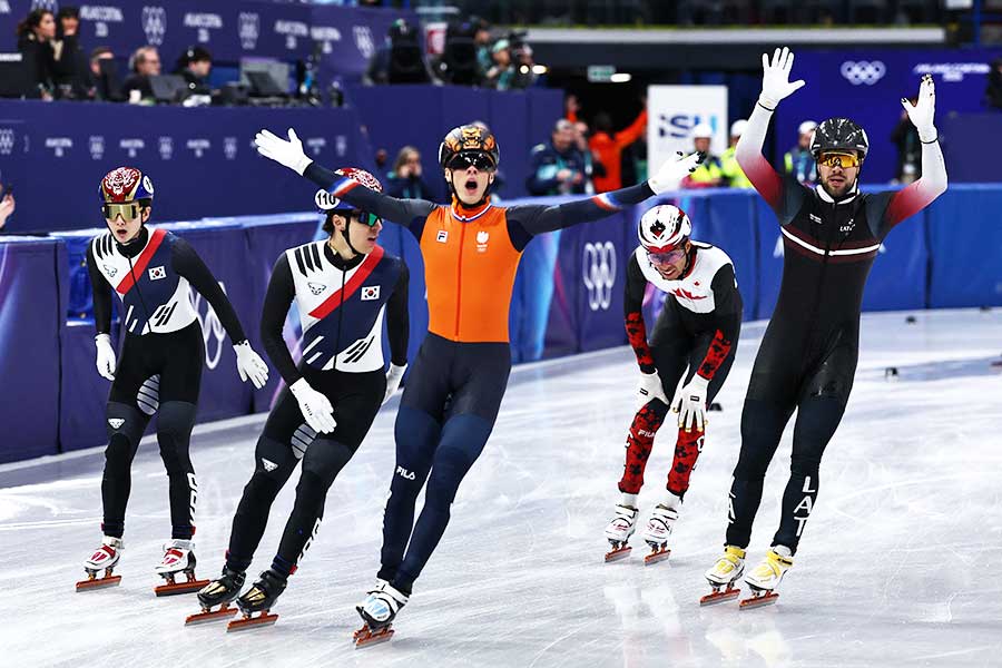 4人転倒のSトラック男子1500メートル、ファントバウトが優勝（中央）【写真：ロイター】