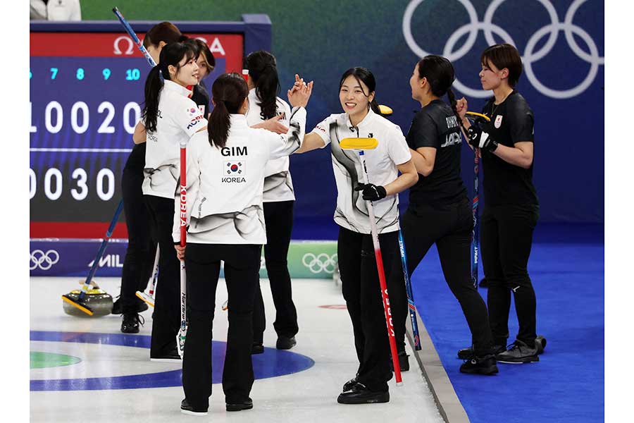 女子1次リーグで日本と対戦した韓国代表【写真:ロイター】