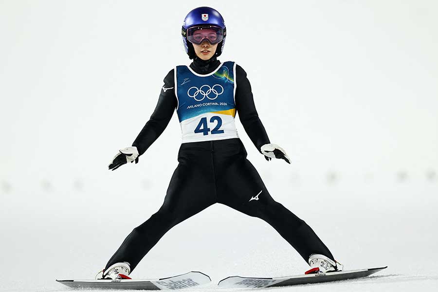 女子個人ラージヒル2本目を終えた高梨沙羅【写真：ロイター】