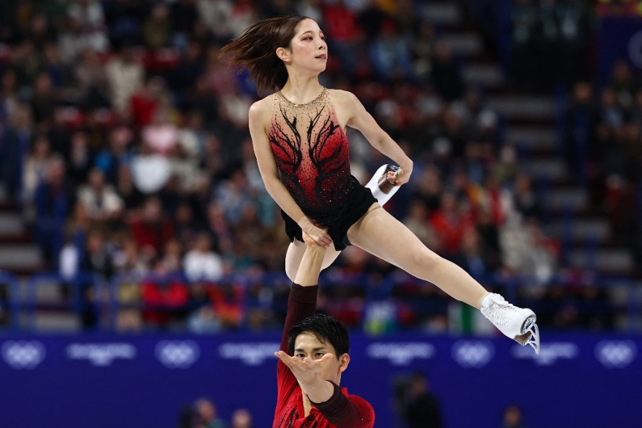 ペアSPで熱演する三浦璃来、木原龍一組【写真：ロイター】