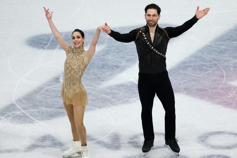 ペアSPに出場したカナダのディアナ・ステラートデュデク、マキシム・デシャン組【写真:ロイター】