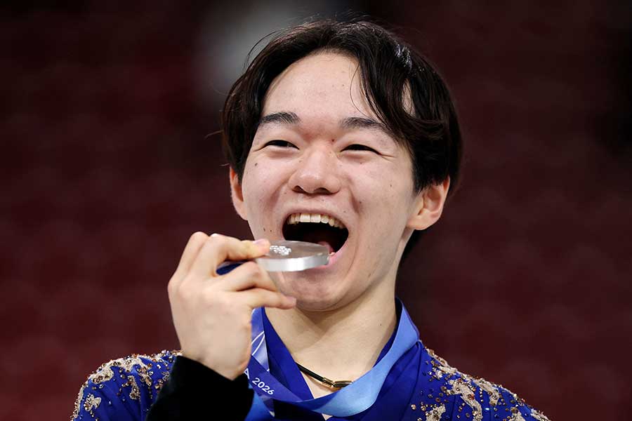 銀メダルを獲得した鍵山優真【写真:ロイター】