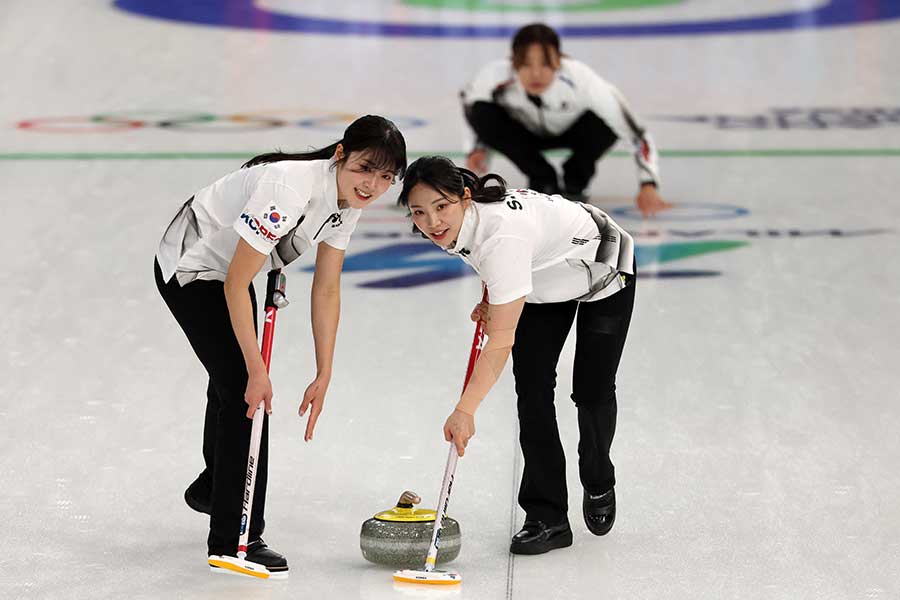 カーリング日本代表に7-5で勝利を収めた韓国代表【写真:ロイター】