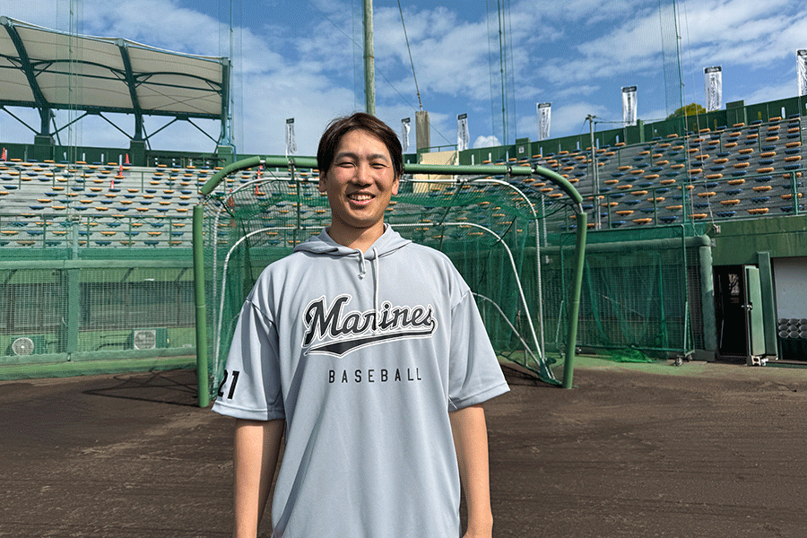 沖縄・糸満で前日練習を行ったロッテ石川【写真：球団提供】