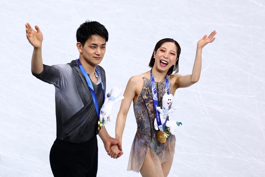 フリーの演技を終えて笑顔を見せる三浦璃来・木原龍一組【写真：ロイター】
