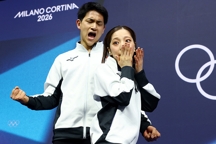 金メダルを獲得した三浦璃来、木原龍一組【写真：ロイター】