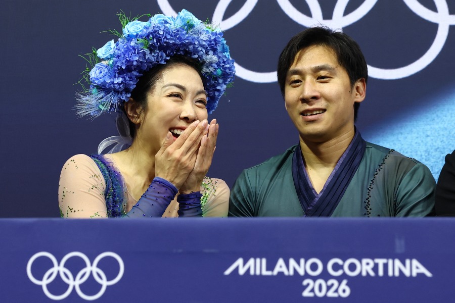 中国のペア・隋文静（左）と韓聡【写真：ロイター】