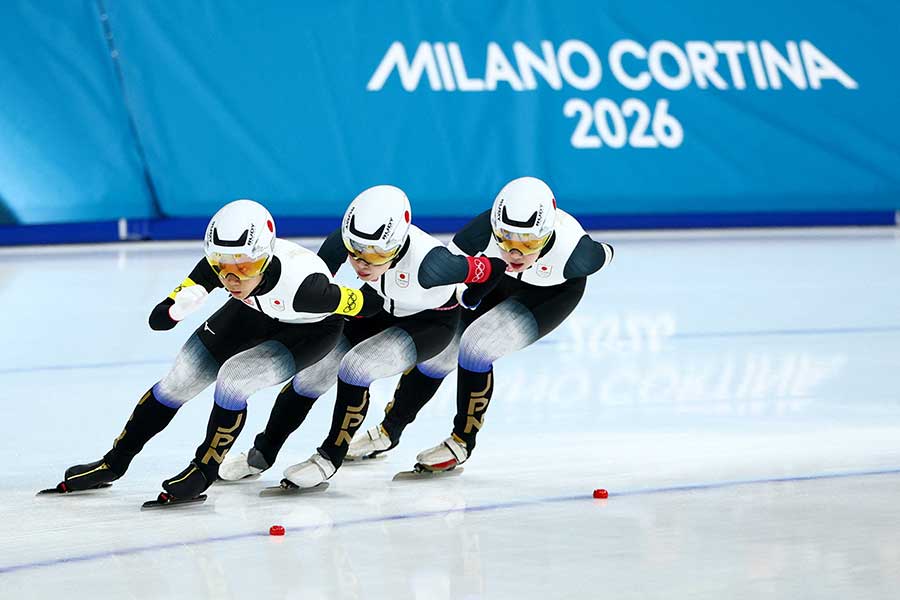 準決勝でオランダと対戦した女子団体パシュート日本代表【写真:ロイター】