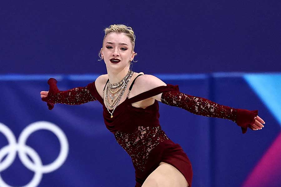 女子ショートプログラムで演技するアンバー・グレン【写真：ロイター】