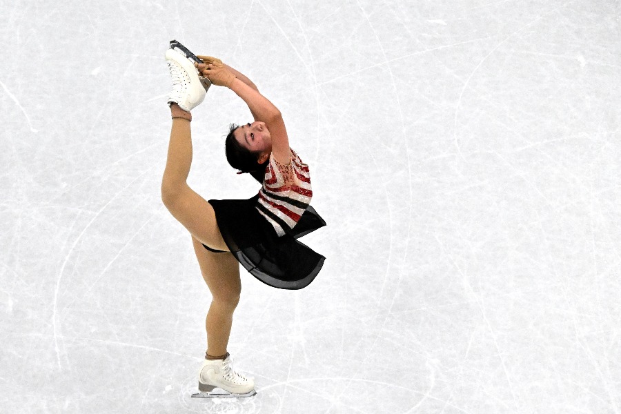 女子ショートプログラムで演技する中井亜美【写真：ロイター】